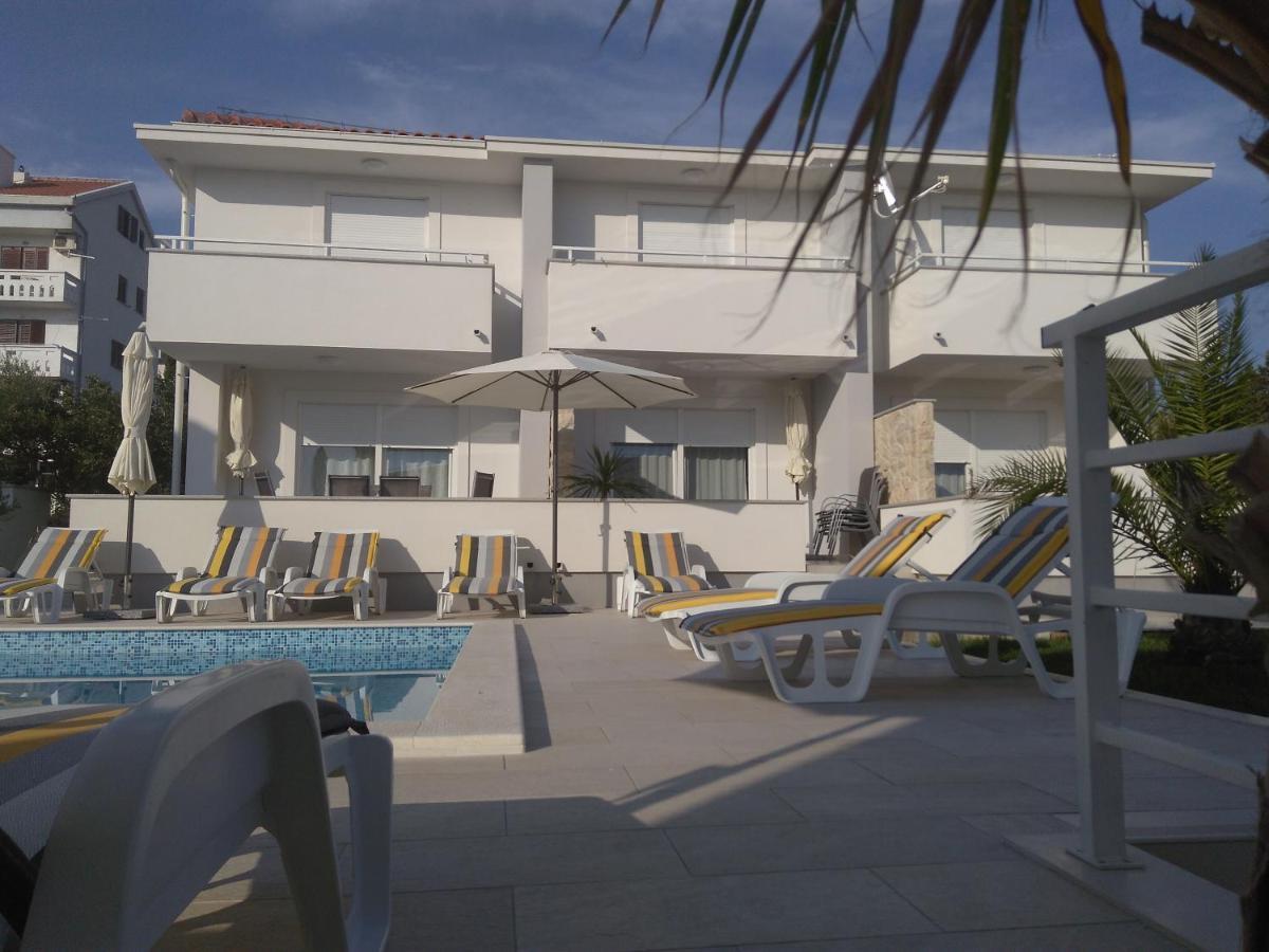 Luxury Apartments Cuba 1 ノヴァリャ エクステリア 写真