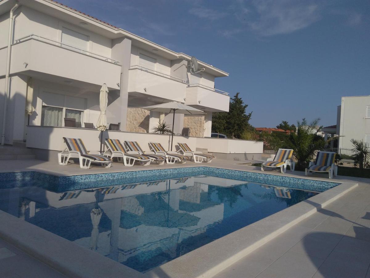 Luxury Apartments Cuba 1 ノヴァリャ エクステリア 写真